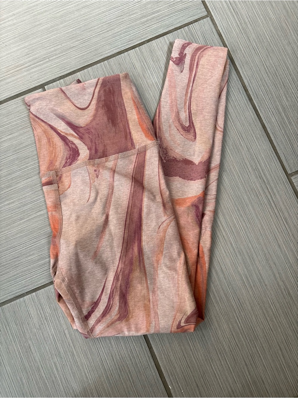 Beyond Yoga Marble-Print Leggings — Peach & Blush